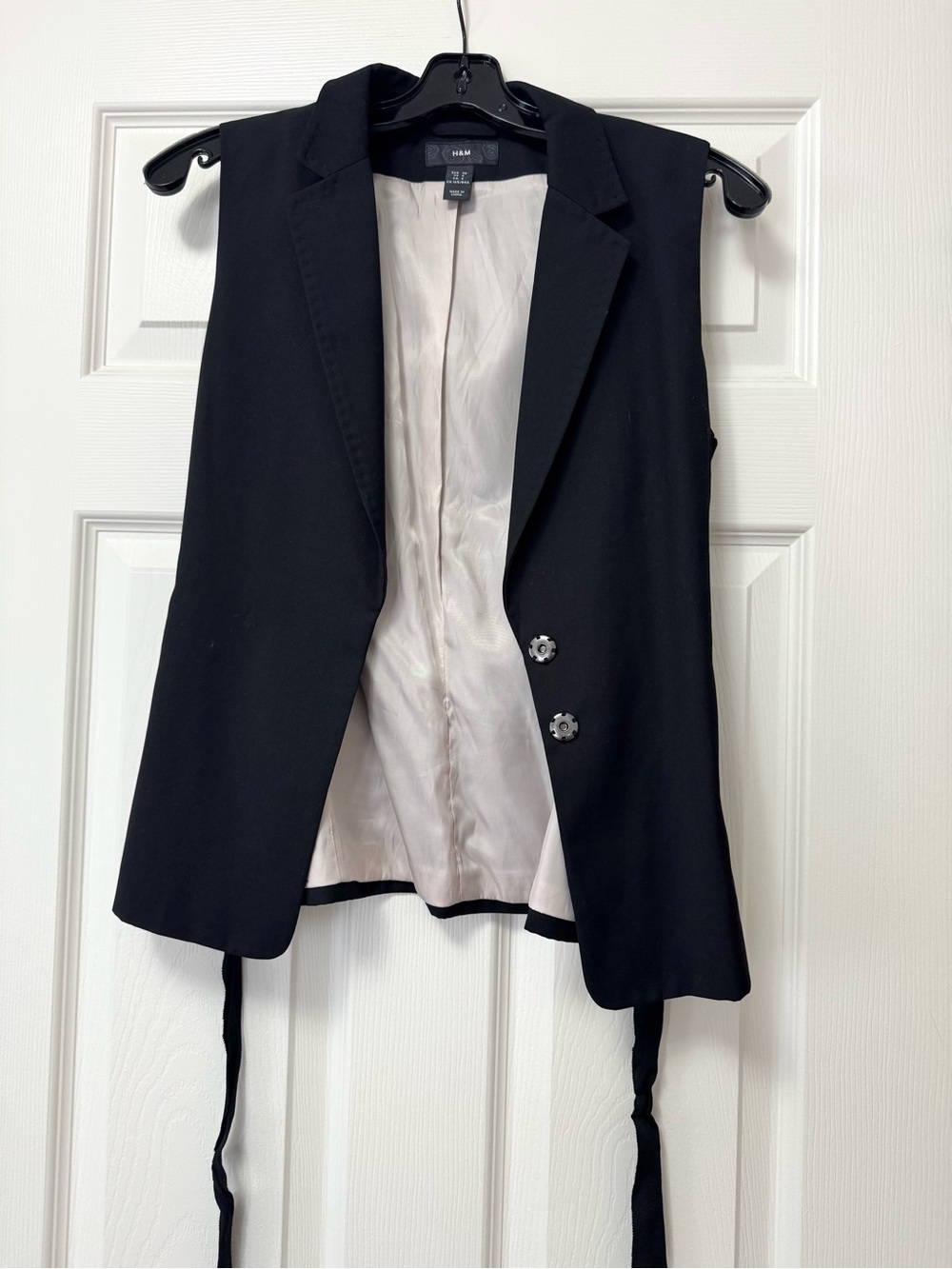 H&M Black Sleeveless Blazer with Decorative Buttons